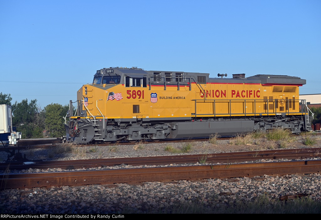 UP 5891 at Harlingen Yard